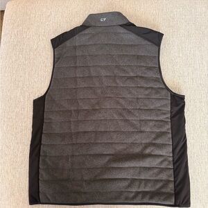 Vineyard vines vest